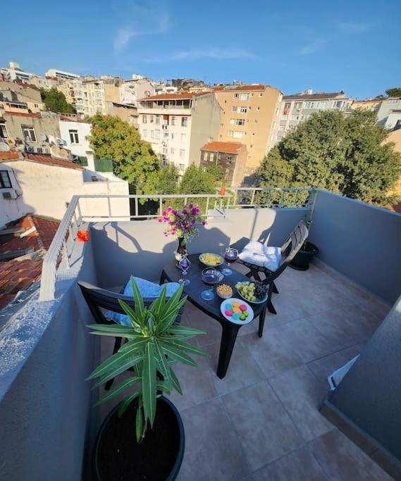 Taksim Private Terrace Close To Antique Store Galata Port Cihangir Apartament Stambuł