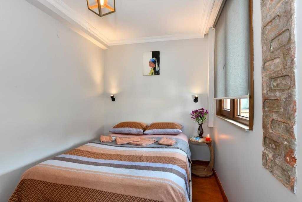 Taksim Private Terrace Close To Antique Store Galata Port Cihangir Apartament