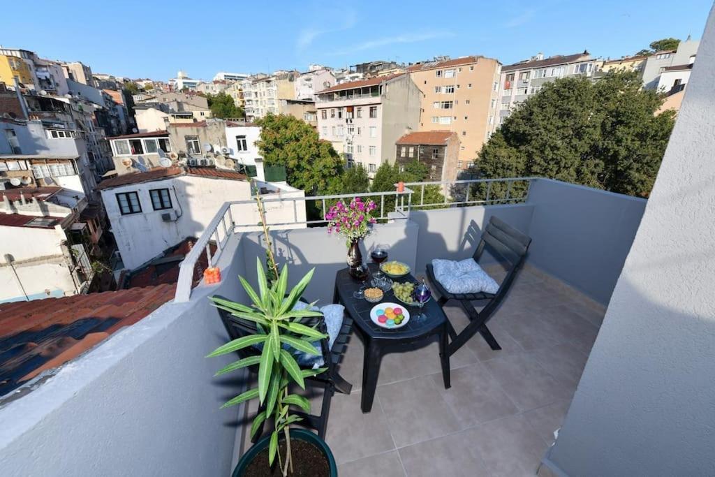 Taksim Private Terrace Close To Antique Store Galata Port Cihangir Apartament Stambuł