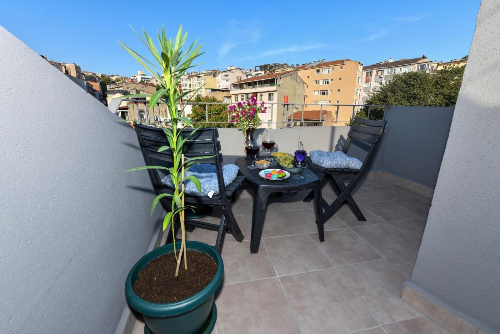 Taksim Private Terrace Close To Antique Store Galata Port Cihangir Stambuł